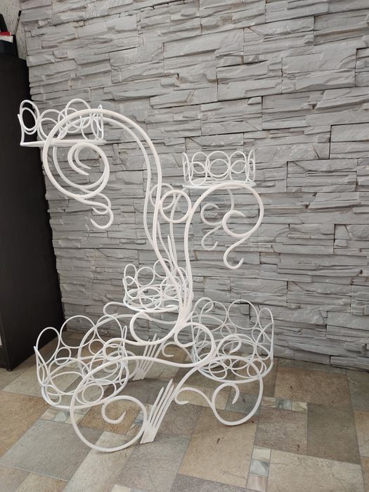 Подставка под цветы