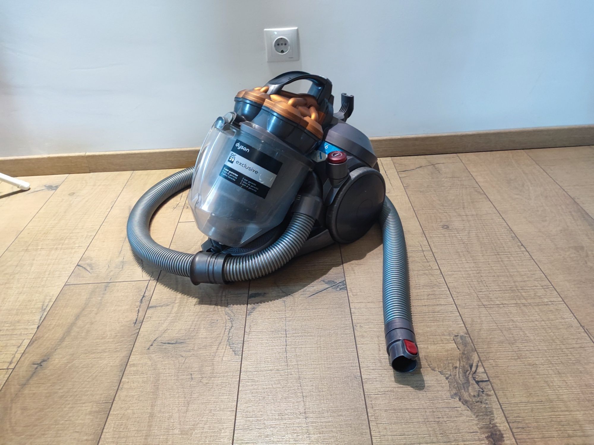 Aspirator Dyson DC 29 Exclusive fara perie si teava