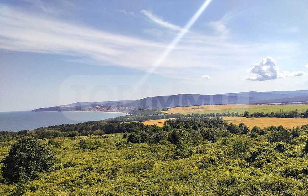 Двустаен апартамент с морска панорама в град Бяла