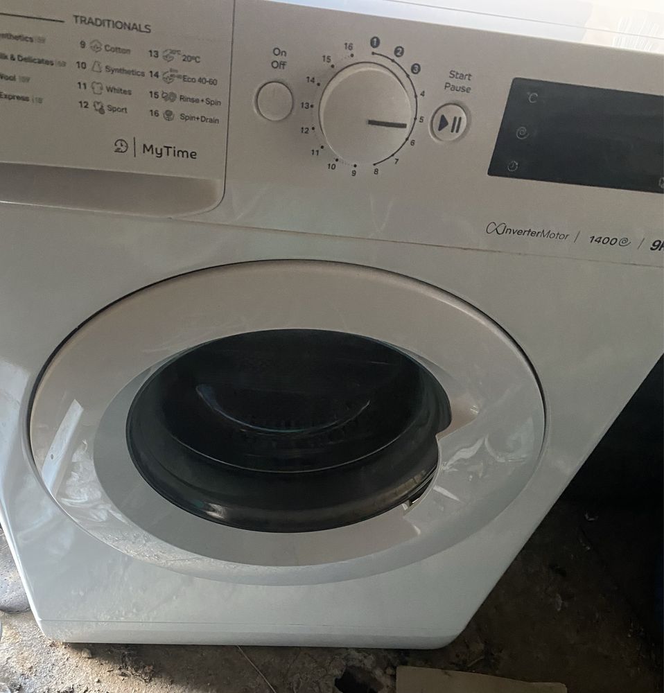 Пералня Indesit 9 kg инверторен мотор 1400 оборота