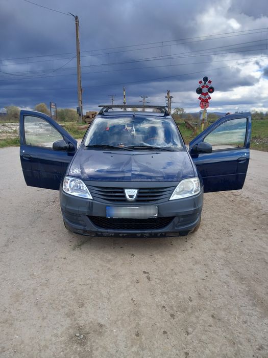 Vând Dacia Logan 2011