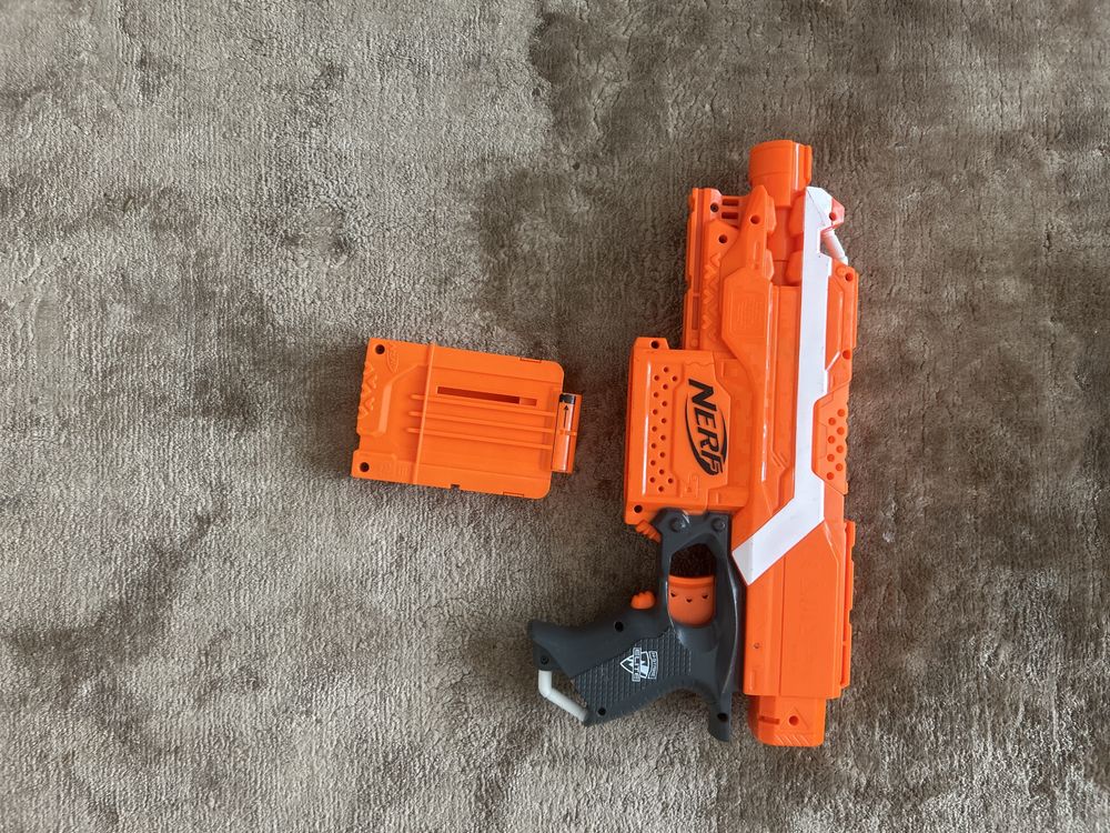 Нърф бластери / NERF