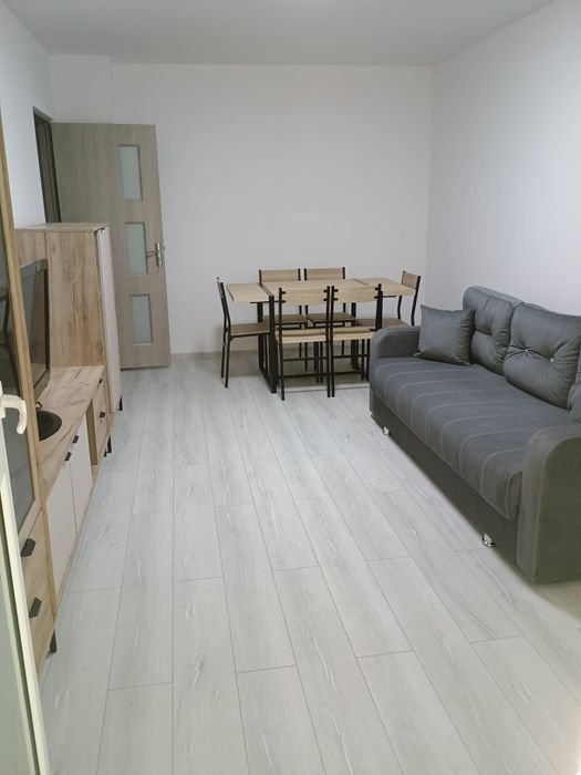 Închiriez apartament cu 3 camere