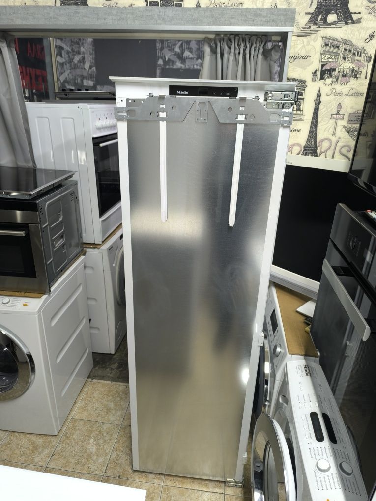 Хладилник за вграждане Miele K 7743 E