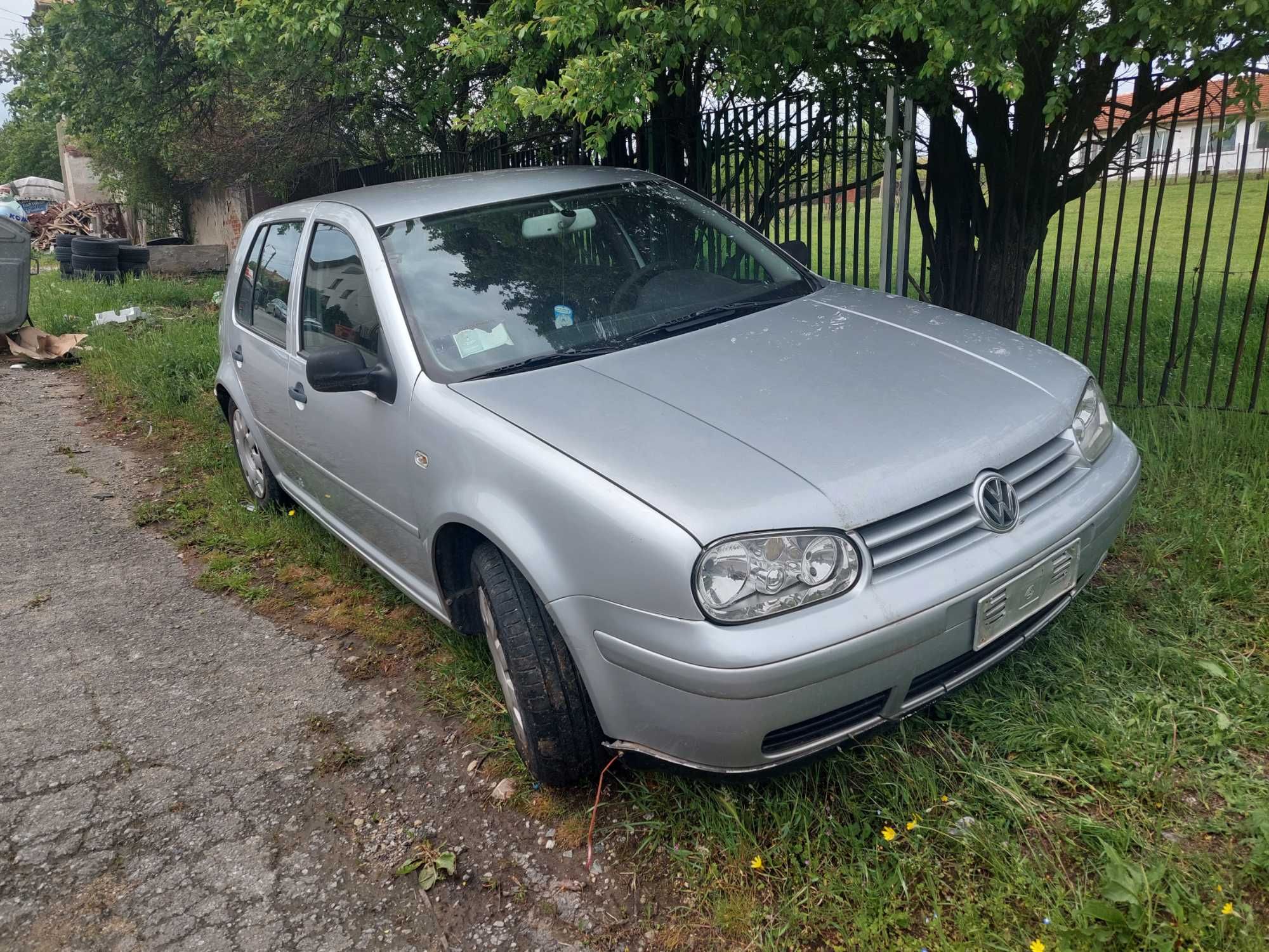 VW Golf 1,9 TDI Фолксваген Голф 4 на части! 
Юни 2002