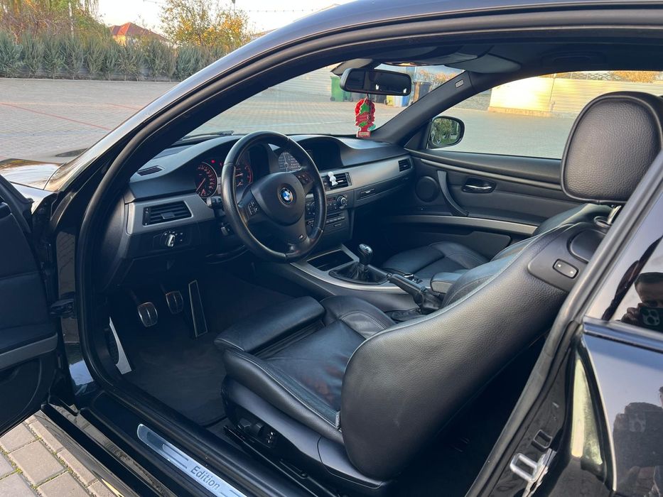 Bmw e92 330 2012  M_paket EDITION