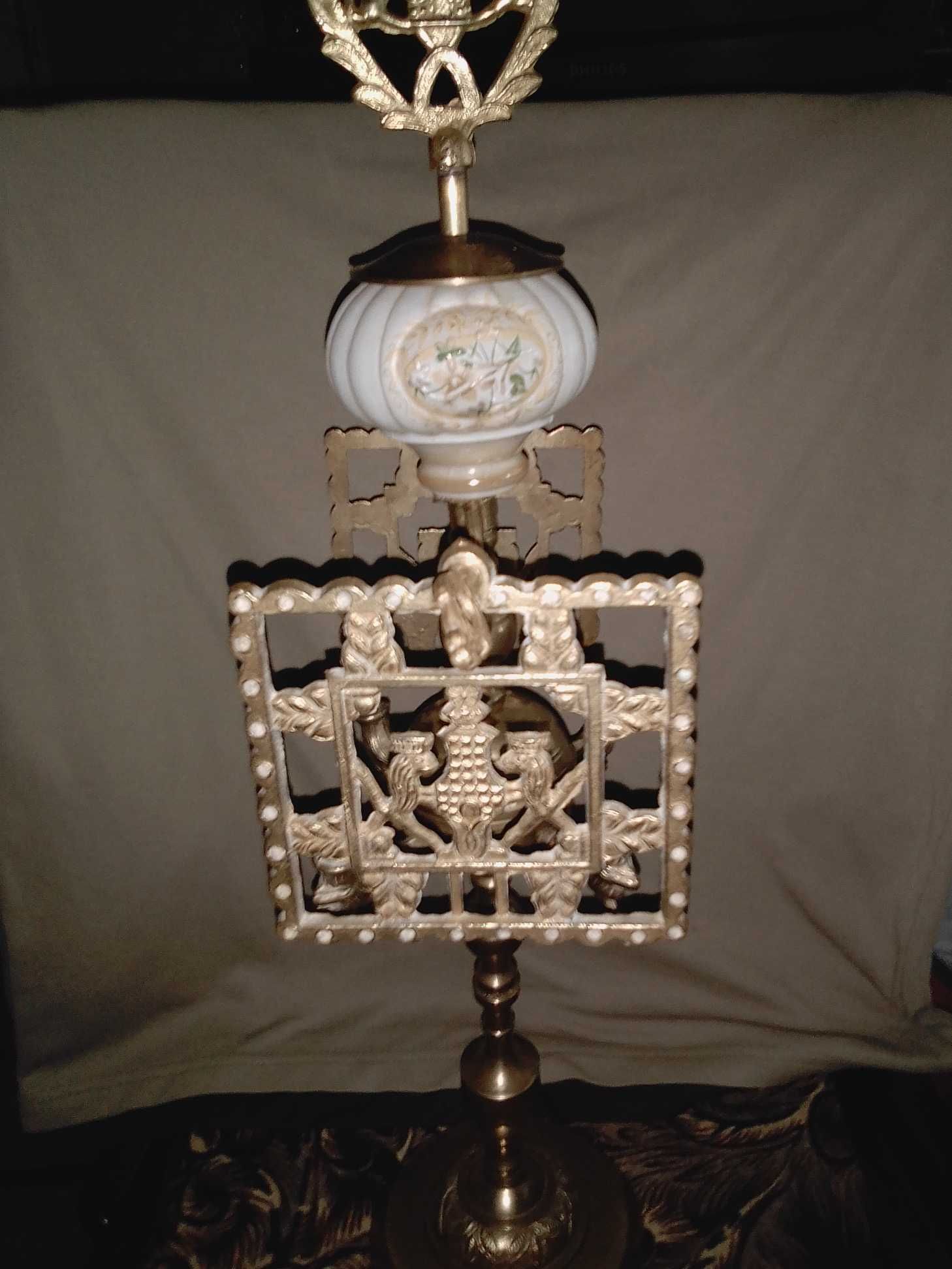 Lampa veche din bronz masiv sec. 19.Model deosebit.