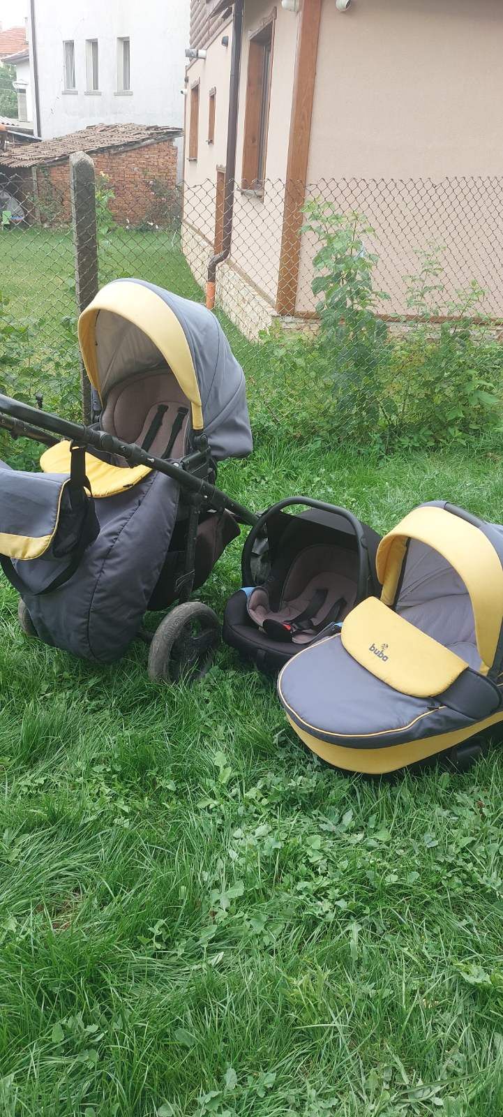 Бебешка количка с три коша
