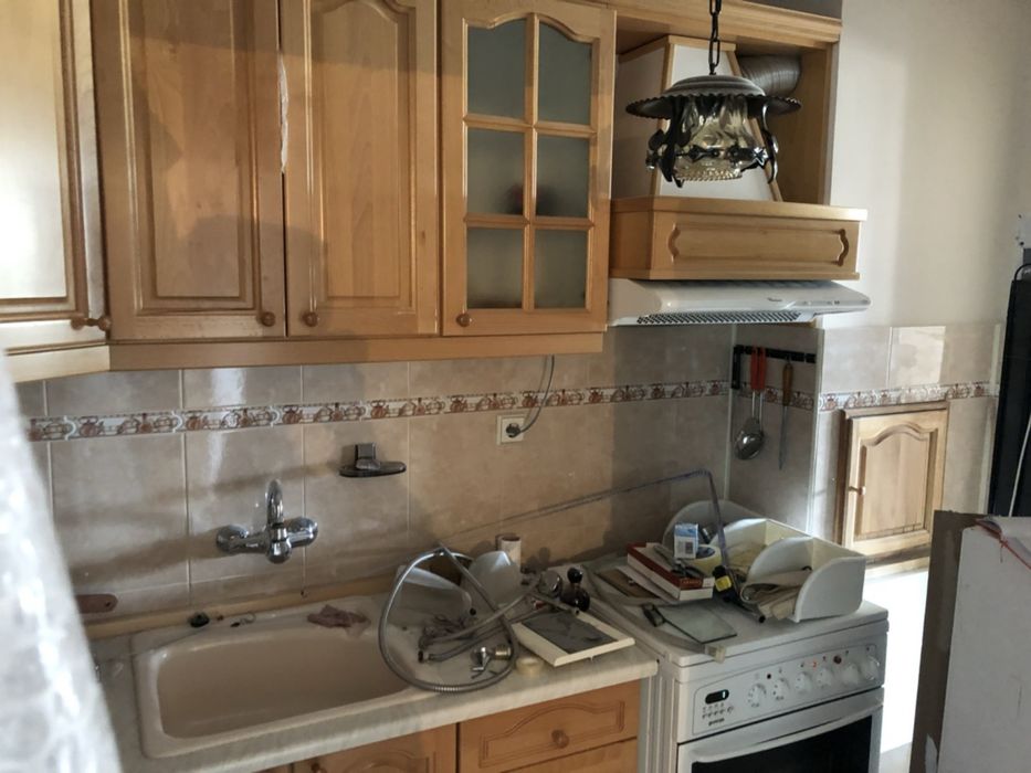 Дървесни шкафове за кухня