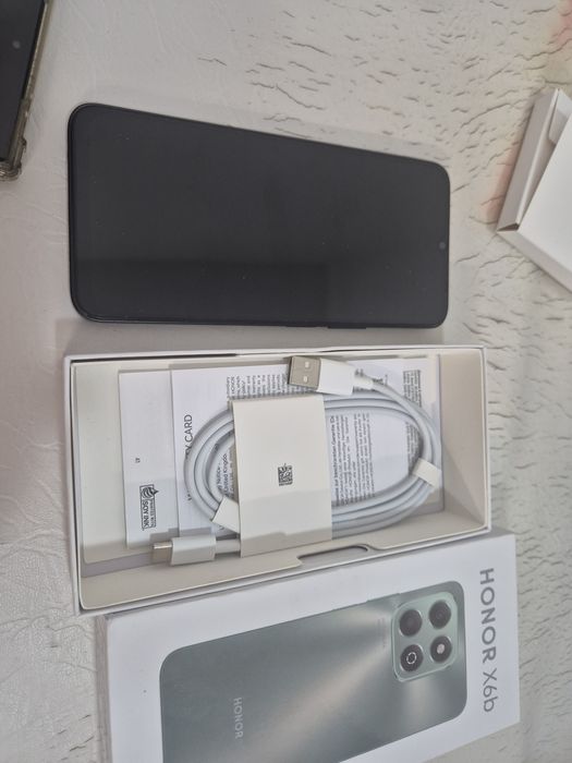 Vand telefon Honor x6b