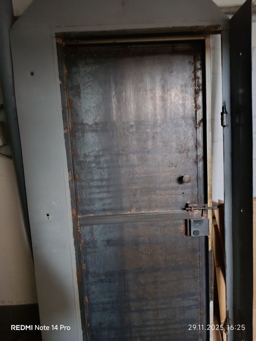 Входная дверь железная