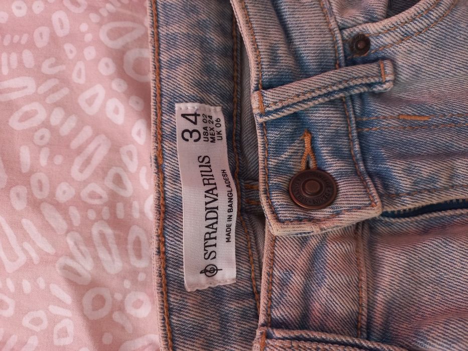 Blugi Stradivarius marimea 34