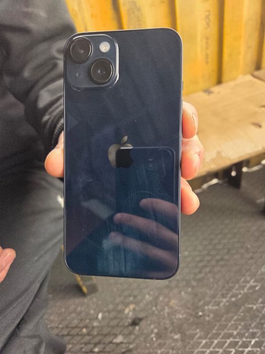 Продам айфон 14 с гарантией