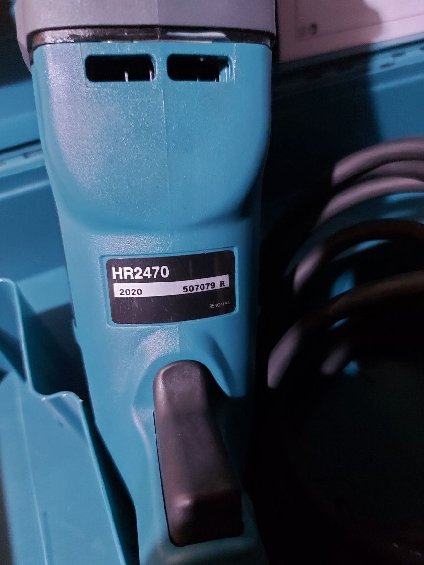 Нов оригинален перфоратор Makita HR2470