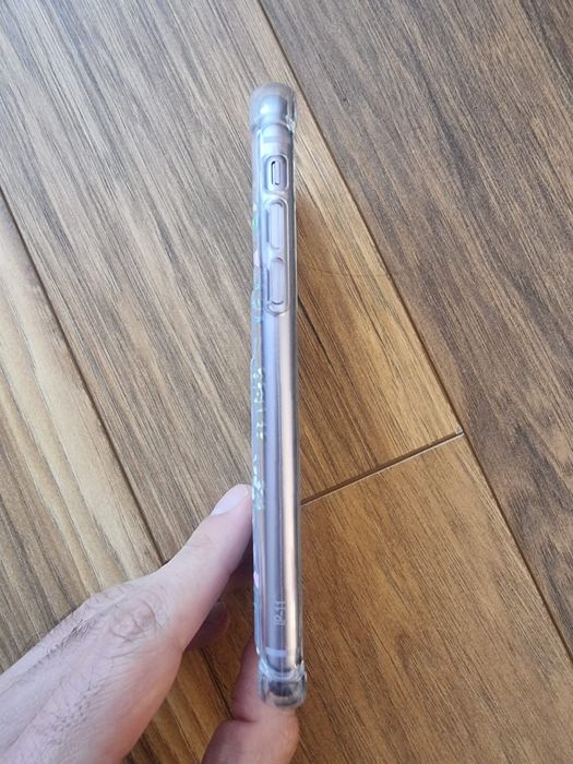 Husa Iphone 11 model floral