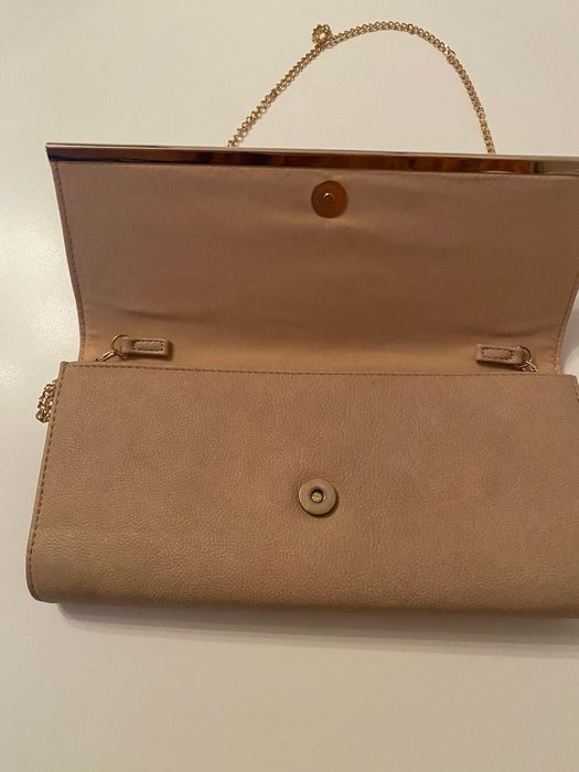 Дамска чанта  със златни елемент