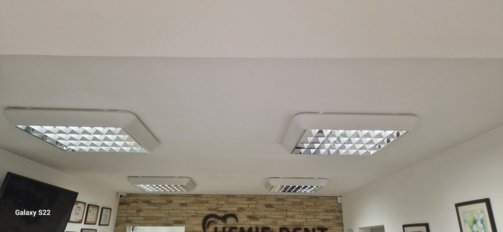 Vând plafoniere 60x60