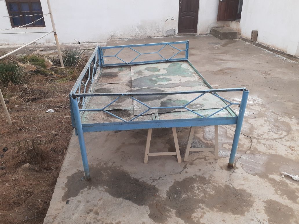 Karavat sotiladi