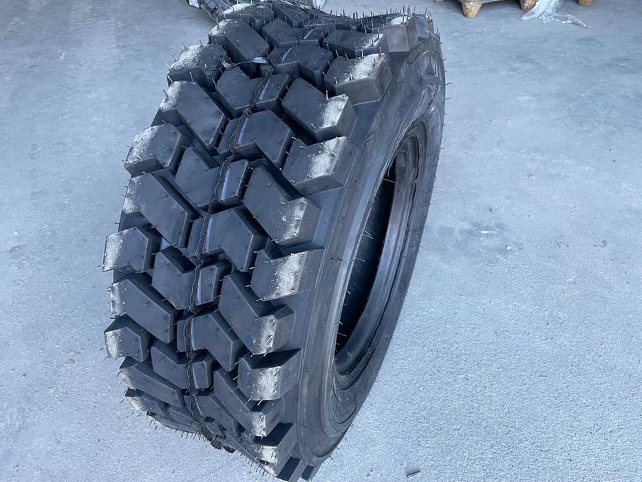 Komatsu 12-16.5 cauciucuri noi model beton asfalt