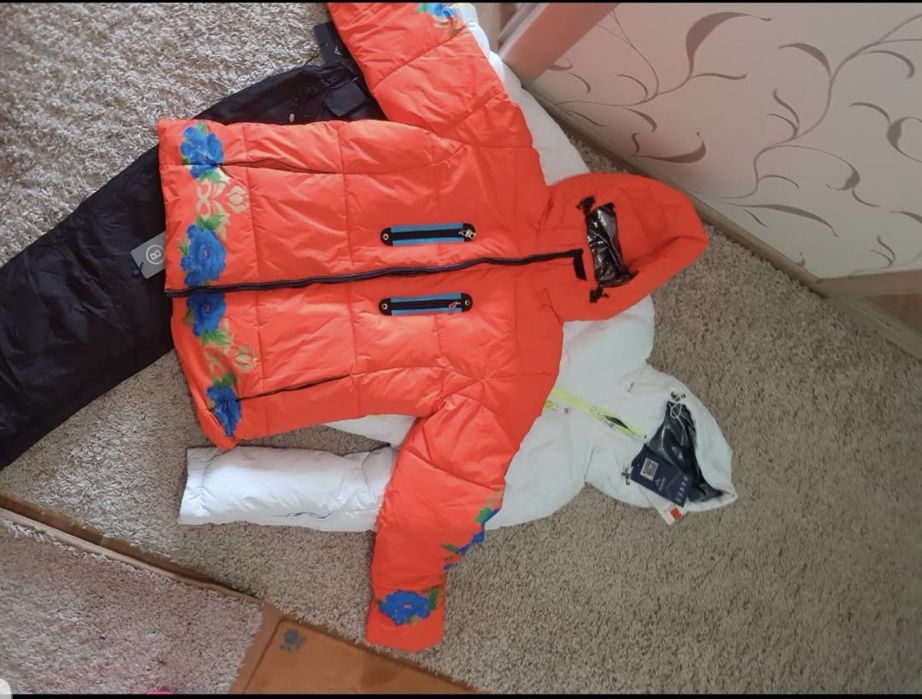 Продам зимние лыжные костюмы