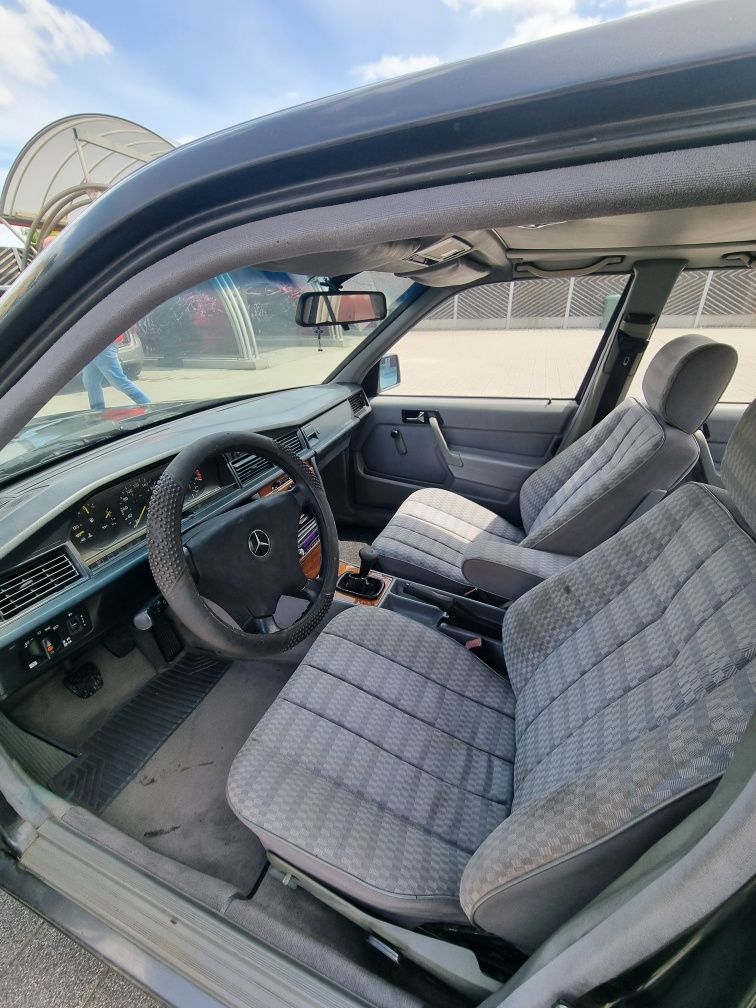 de vanzare-mercedes 190 e