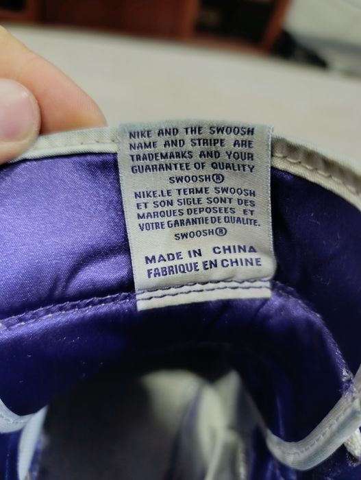 Продам кроссовки Nike Air Jordan 1 Purple White