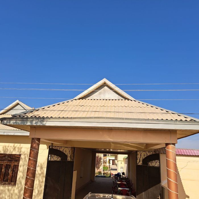 Hovli srochni sotiladi