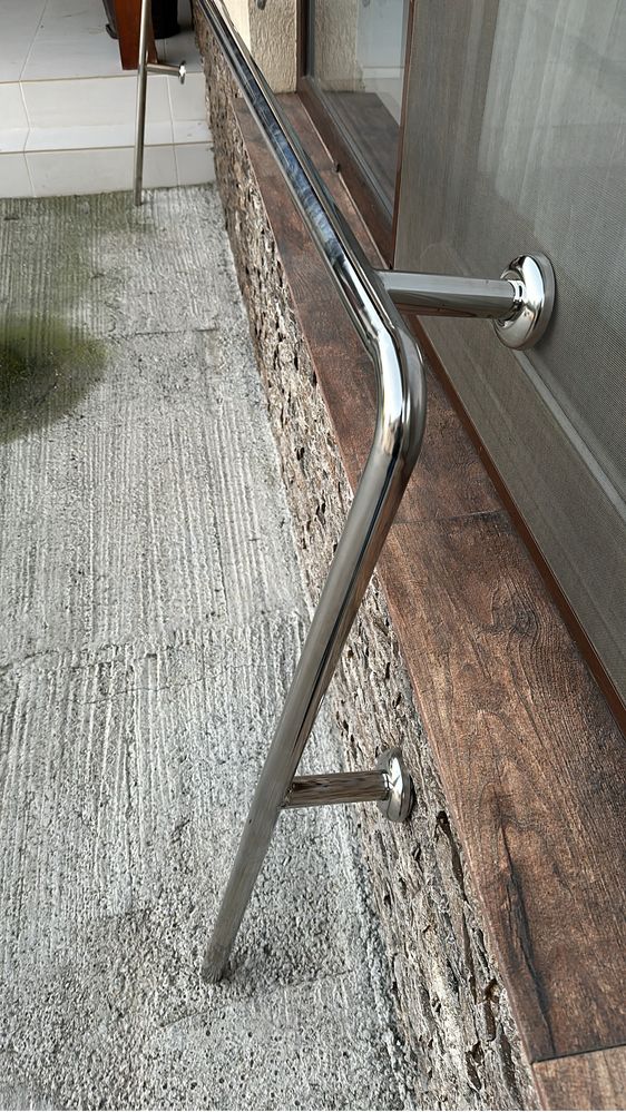 Execut reparatii piese inox si slefuire inox