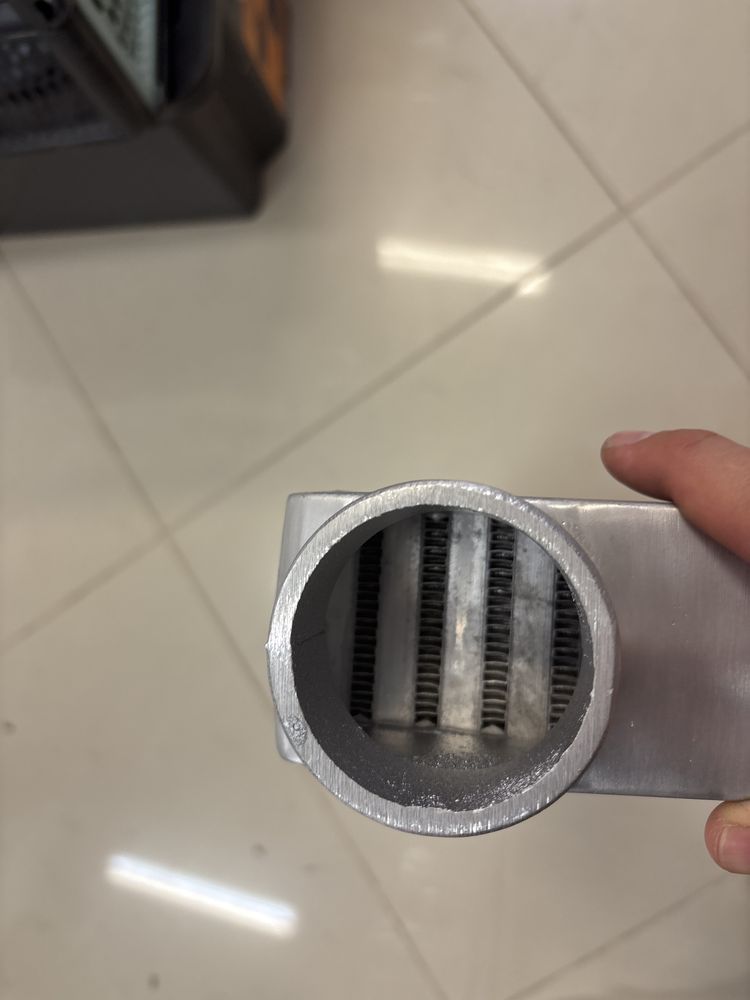 универсален интеркулер Intercooler Races 550x180x65 63мм bar&plate