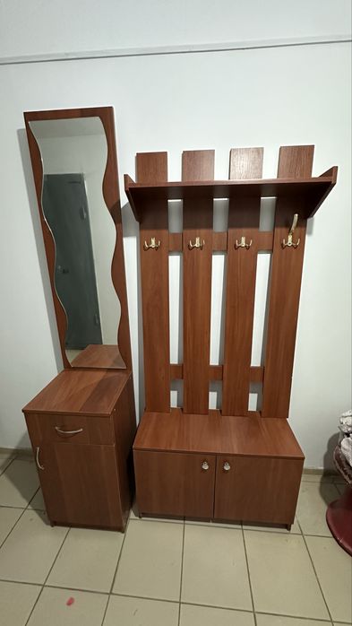 Продам прихожий шкаф