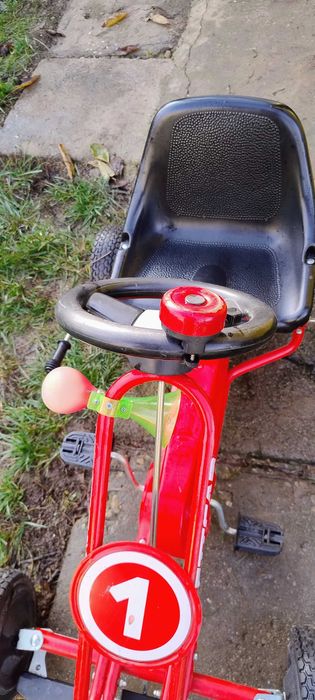 Kart cu pedale pentru copii, culoare rosu, pentru 3-6 ani