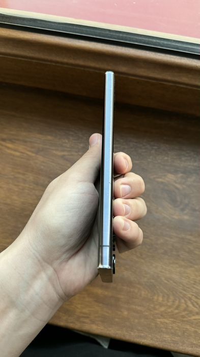 Samsung S23 Ultra 12/256GB sotladi