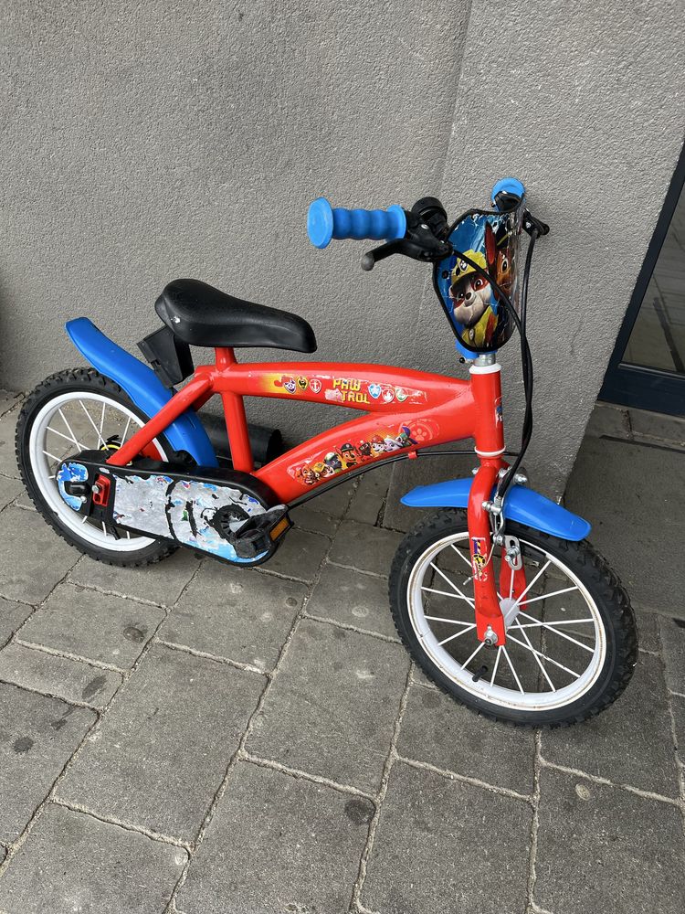 Vând bicicletă copii cu roți pe 14”