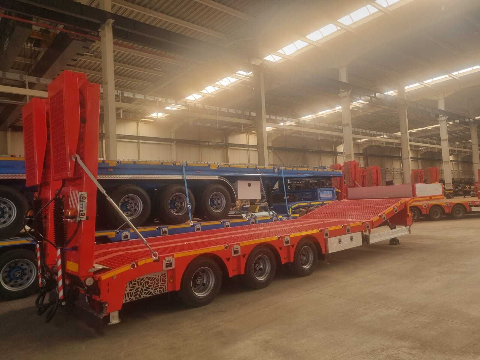 Trailer 3 AXE podea Hidraulică rampe, Duble pt Nacele si Stivuitoare