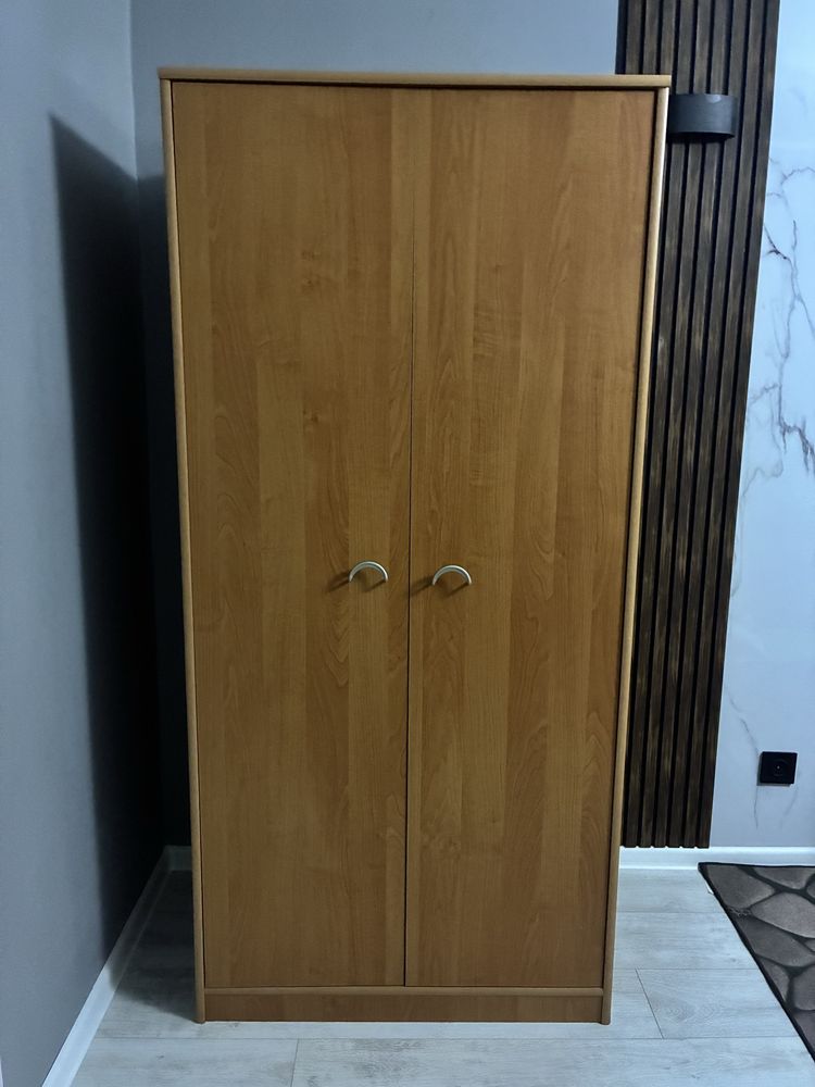 Плательный шкаф.