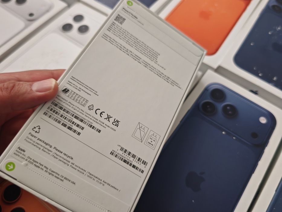 НАЛИЧНИ iPhone 17 Pro Max 256GB Cosmic Orange , Deep Blue , Silver