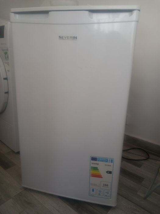 Electrocasnice: masina spalat haine, vase, uscator de rufe, congelator