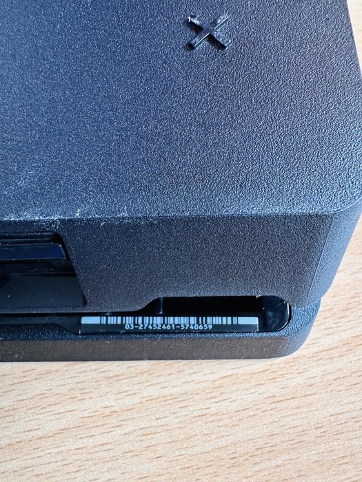 PS4 Slim 1TB + 2 Controlere originale