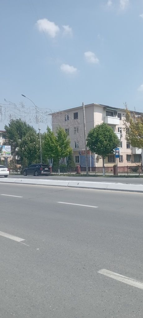 Фрунзенский массивда турар жой сотилади