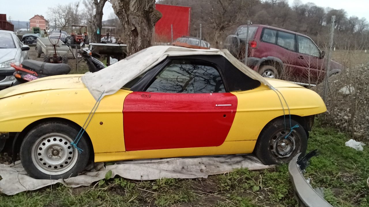 Dezmembrez Fiat Barchetta