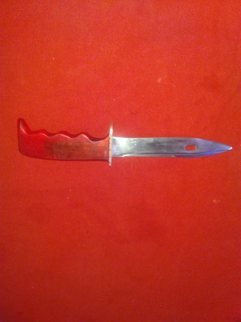 Продавам нож рьчна изработка 2