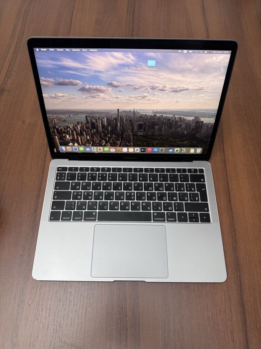 Macbook 2019 года в идеальном состоянии