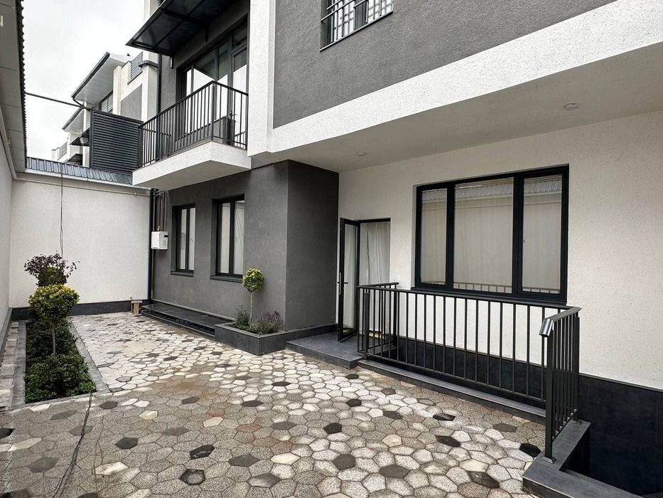 Продажа 3- этажного дома.