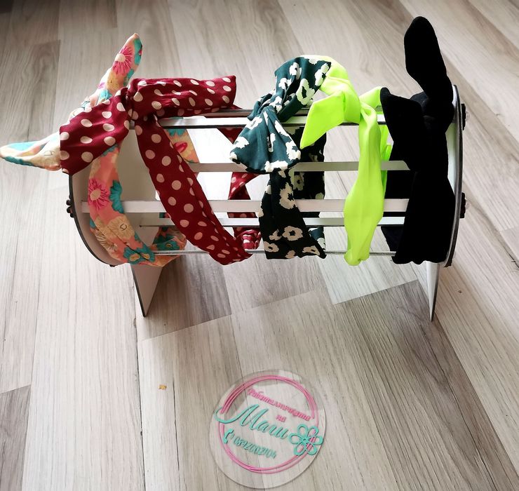 Персонализирана стойка за диадеми