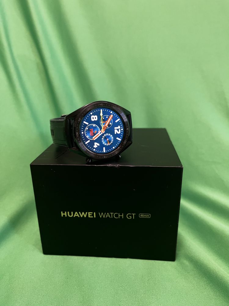 Продам смарт часы HUAWEI WATCH GT/46 mm/