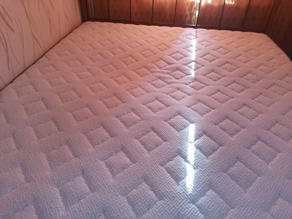 Продам кровать двуспальную б/у