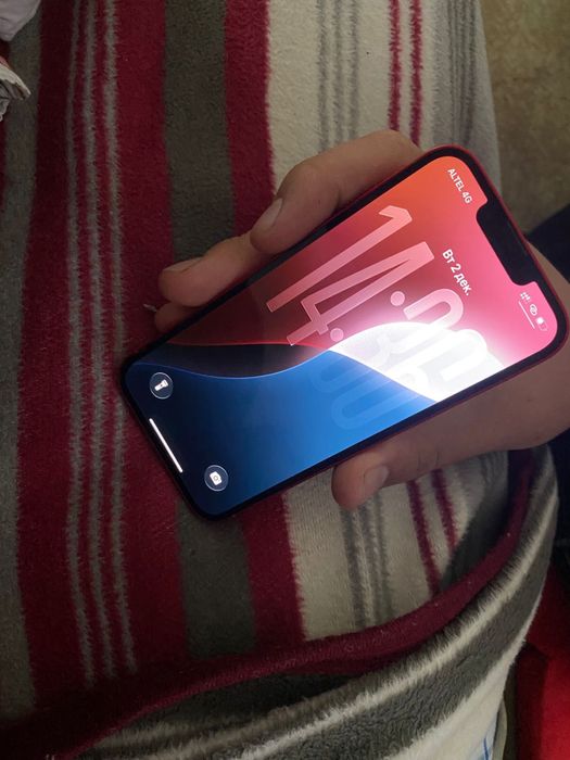 Продам iphone 13 128 gb