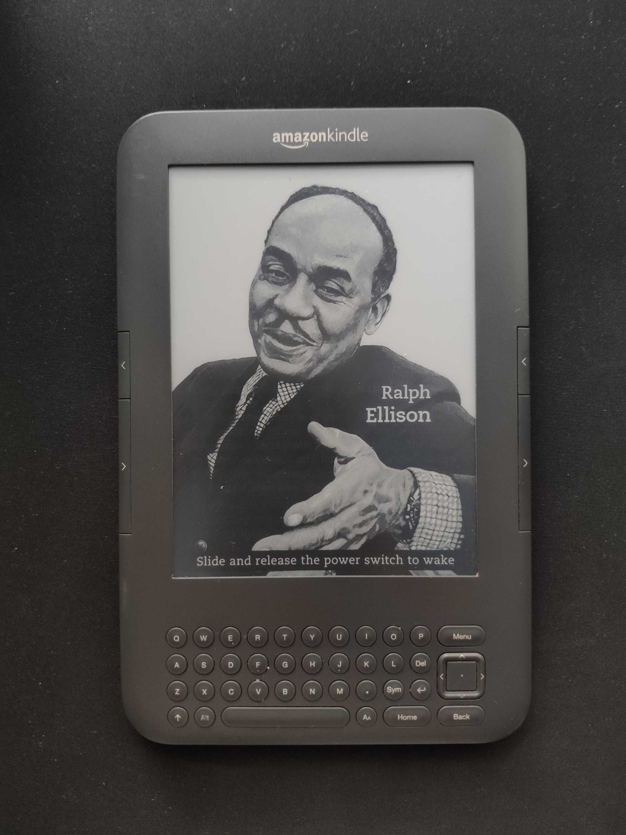 Kindle cu tastatură qwerty și locaș pentru husă cu led