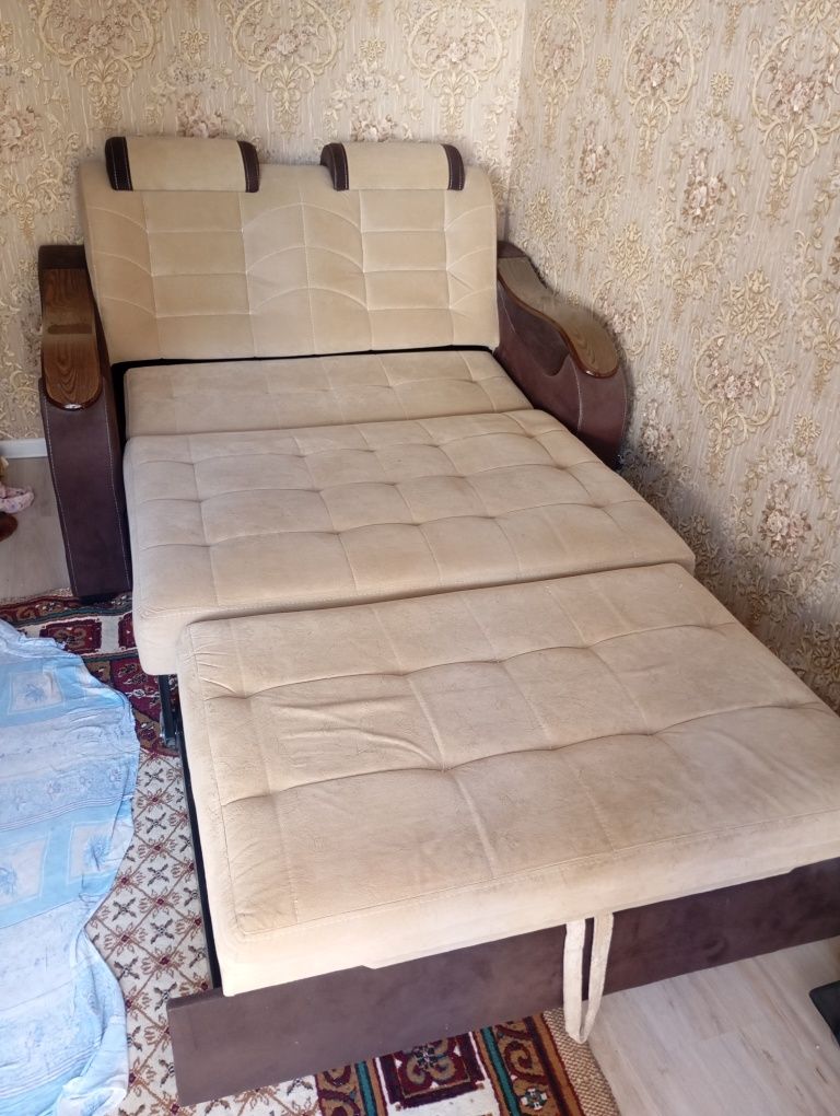 Кресло диван хороший состояние