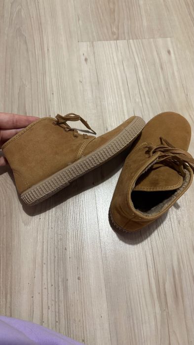 Нови кафяви обувки